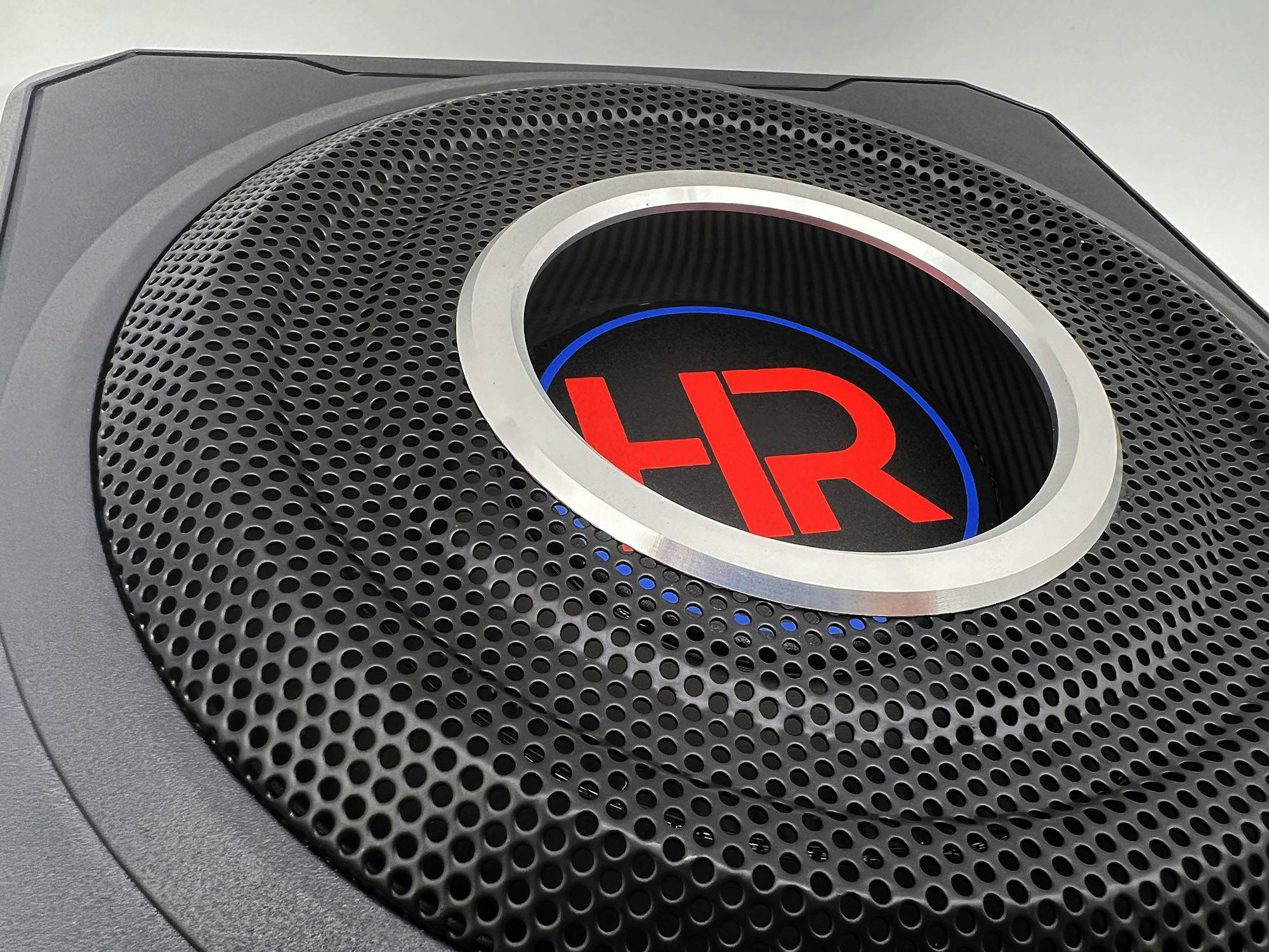 Kompaktni aktivni nizkotonec ESB HR 10 US 